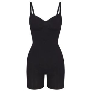 NWOT SKIMS SCULPT MID THIGH BODYSUIT